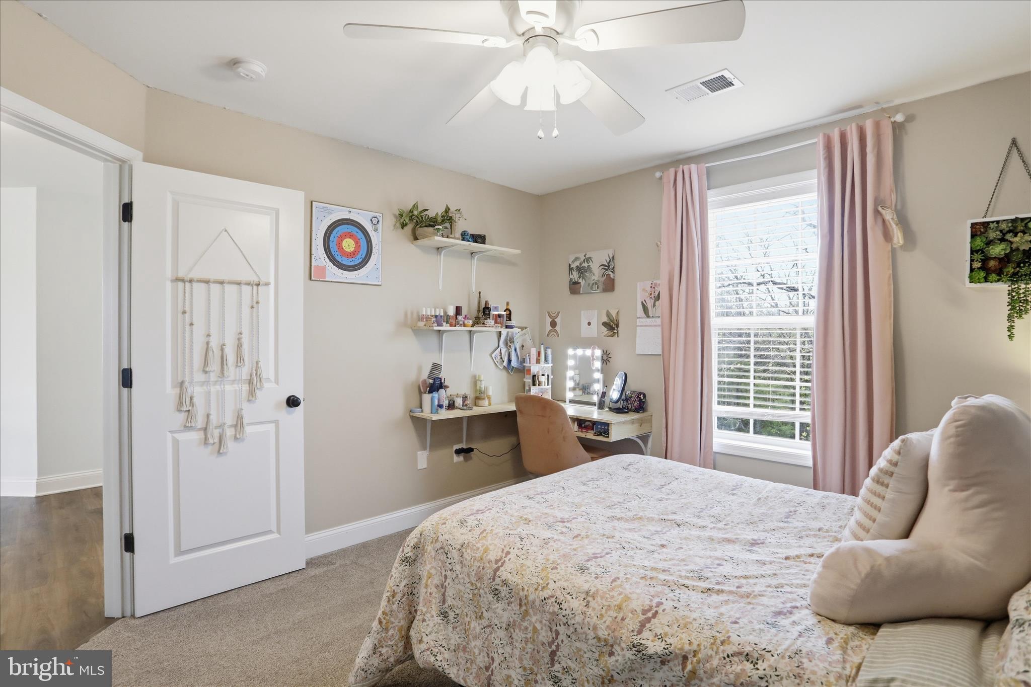 ROLLING HILLS - Residential