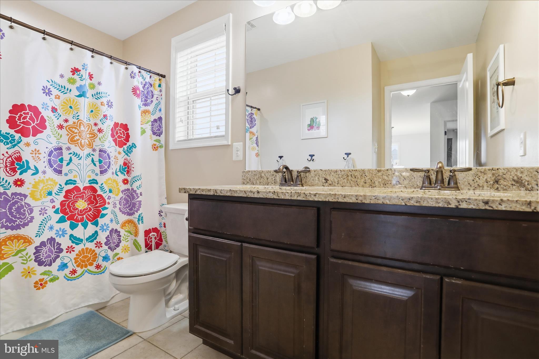 ROLLING HILLS - Residential