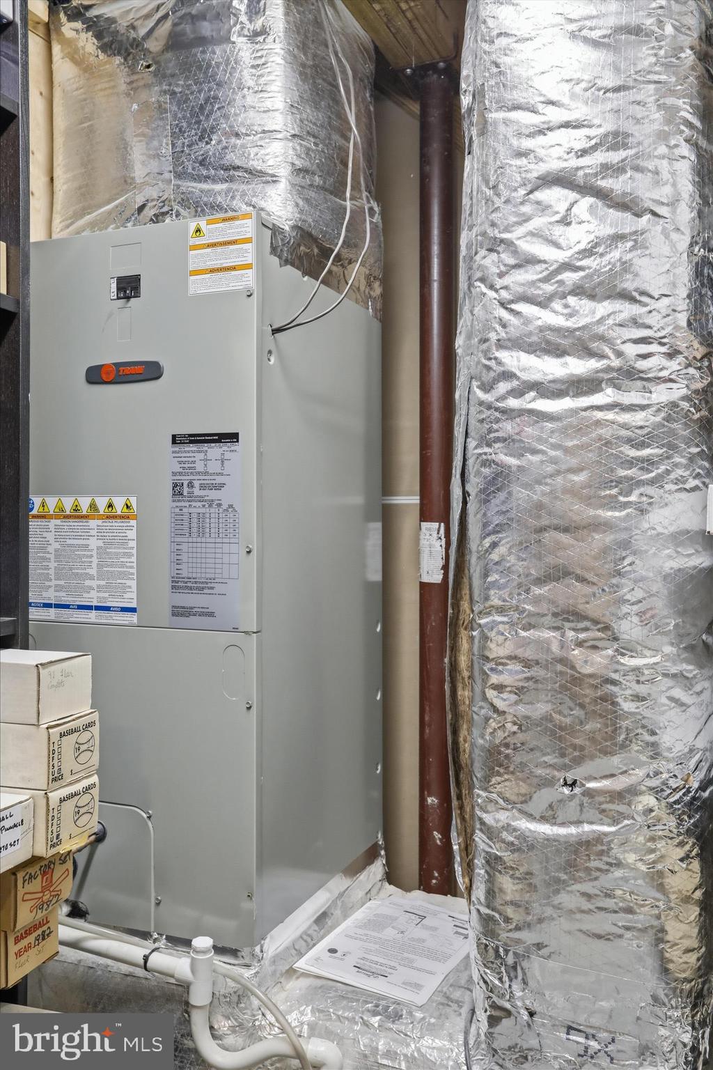 ROLLING HILLS - Residential