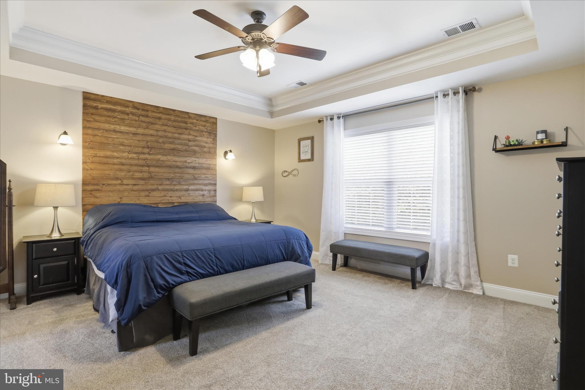 ROLLING HILLS - Residential