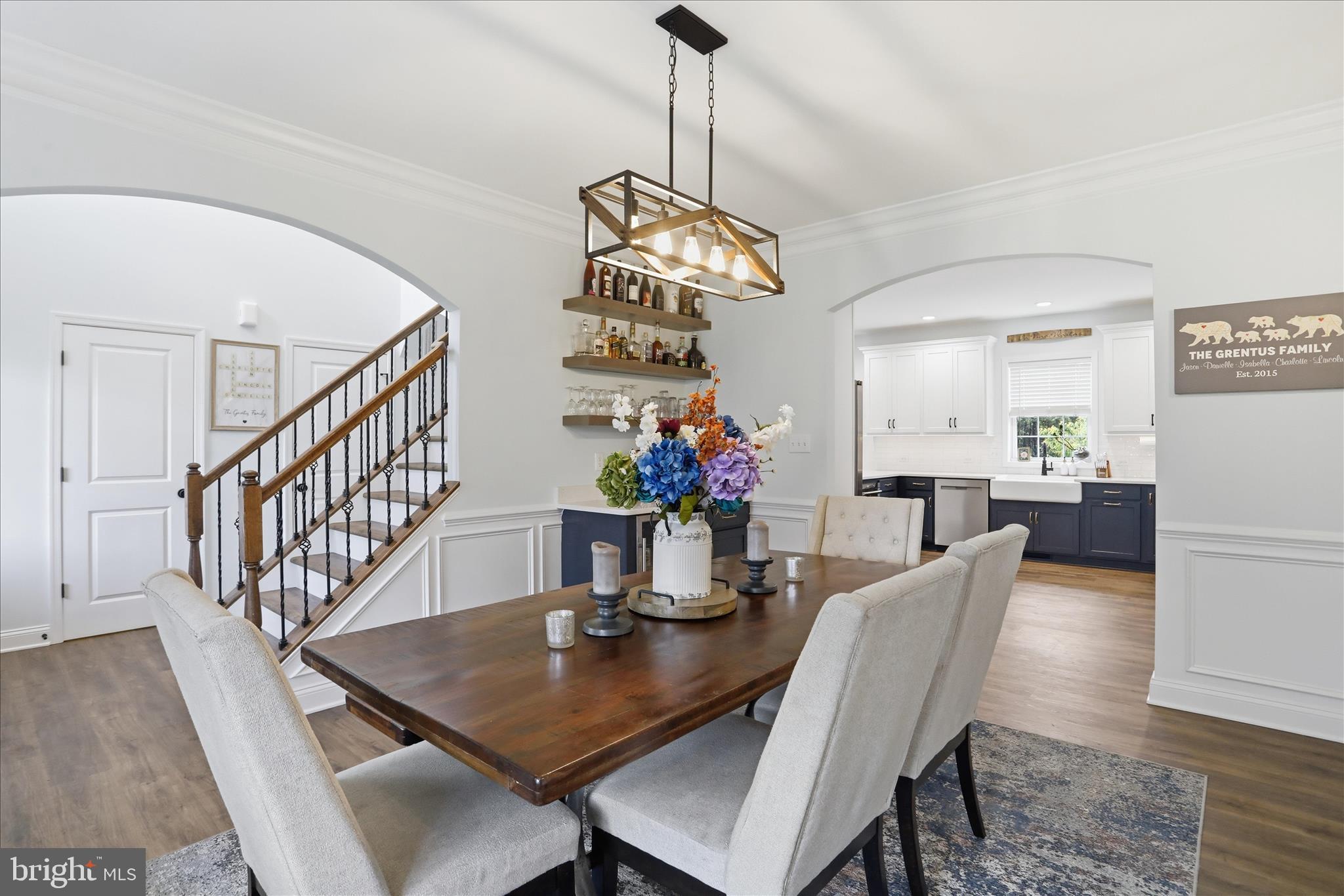 ROLLING HILLS - Residential