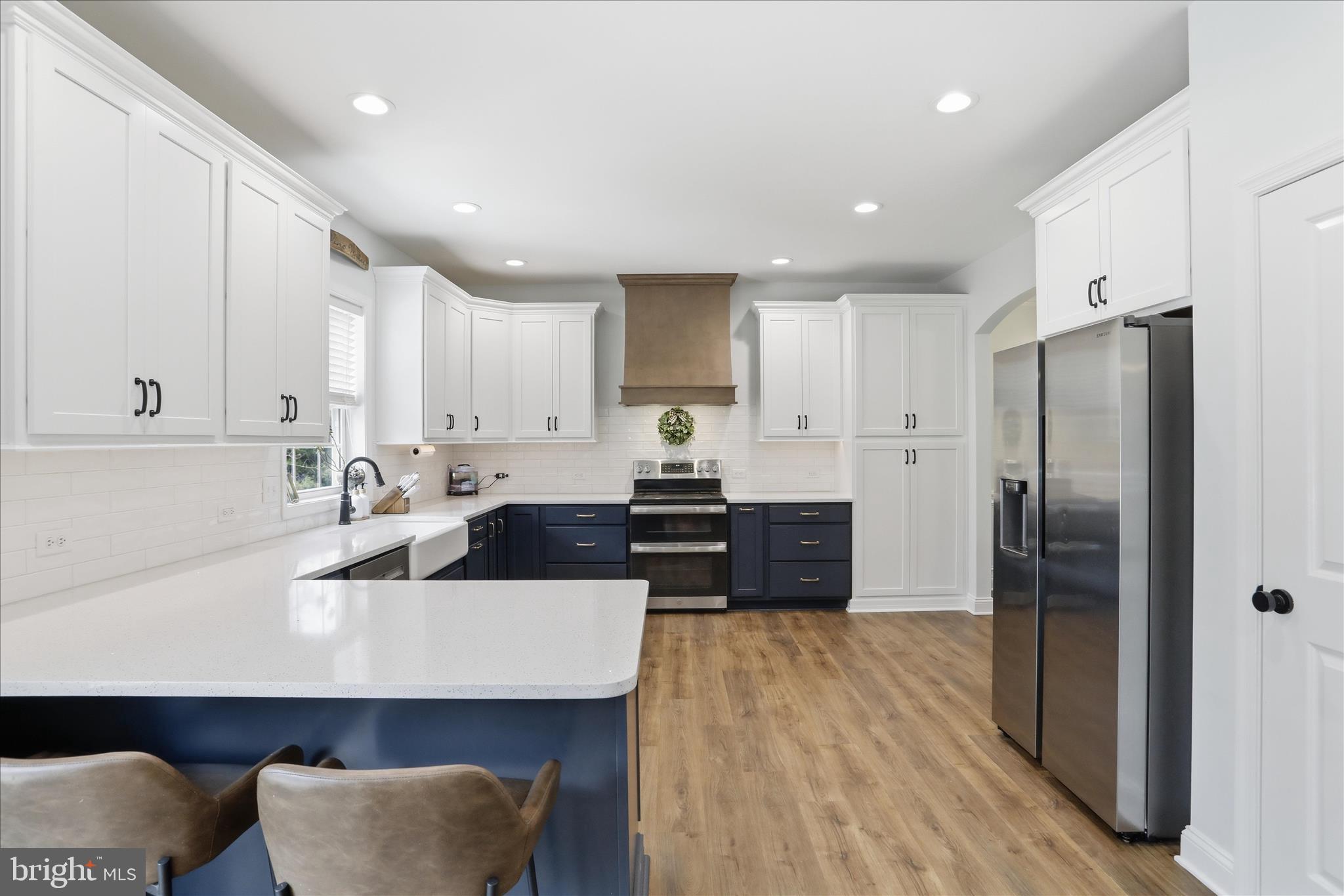 ROLLING HILLS - Residential