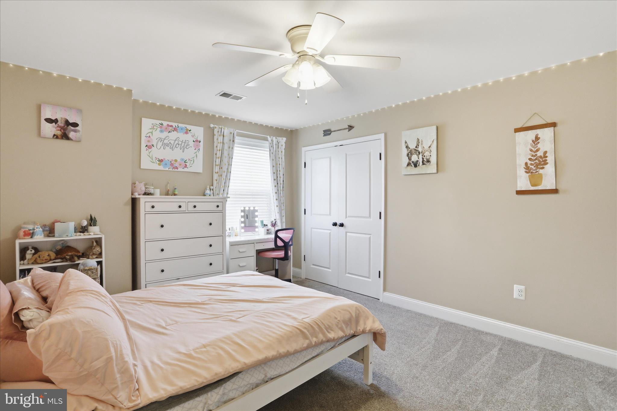 ROLLING HILLS - Residential