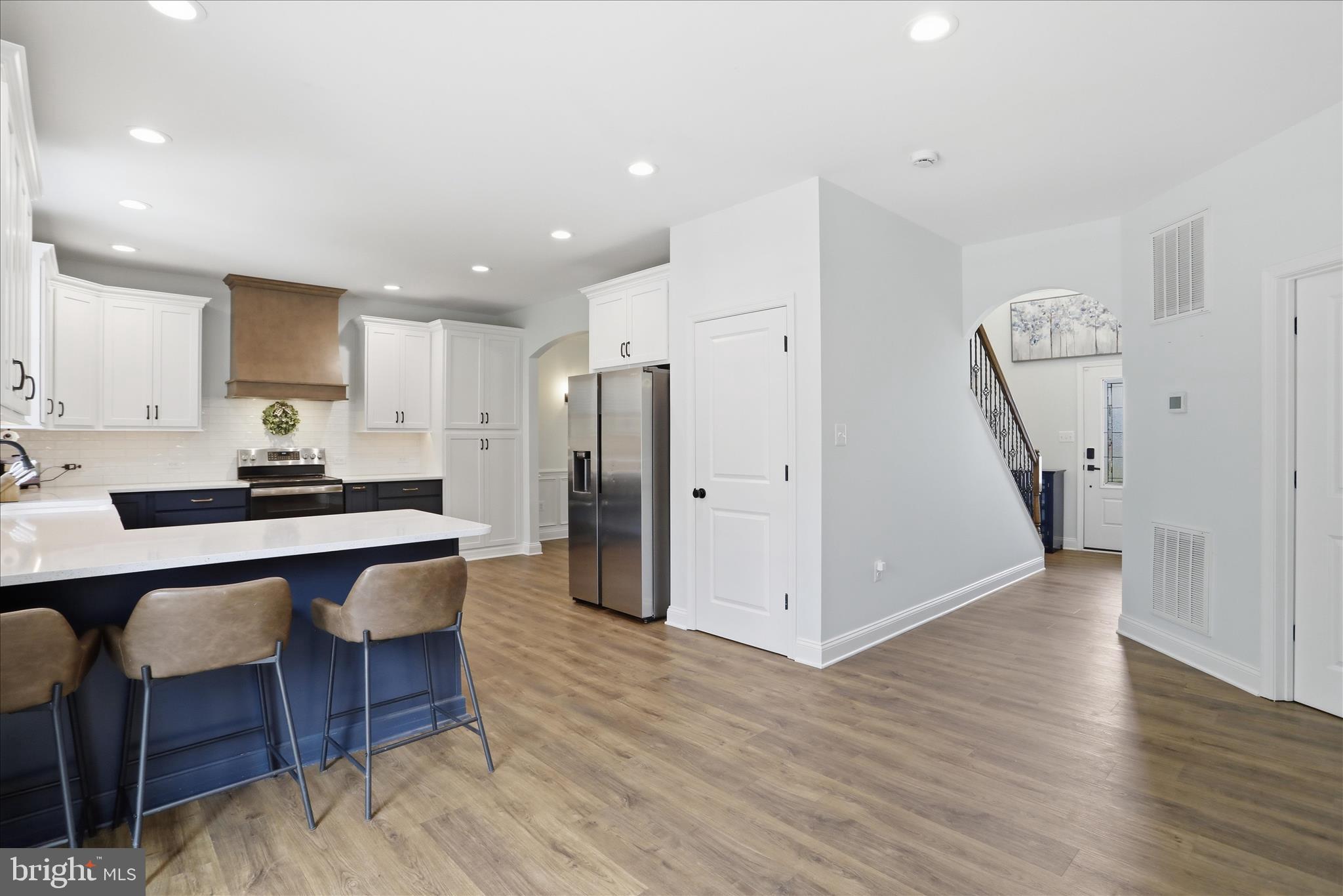 ROLLING HILLS - Residential