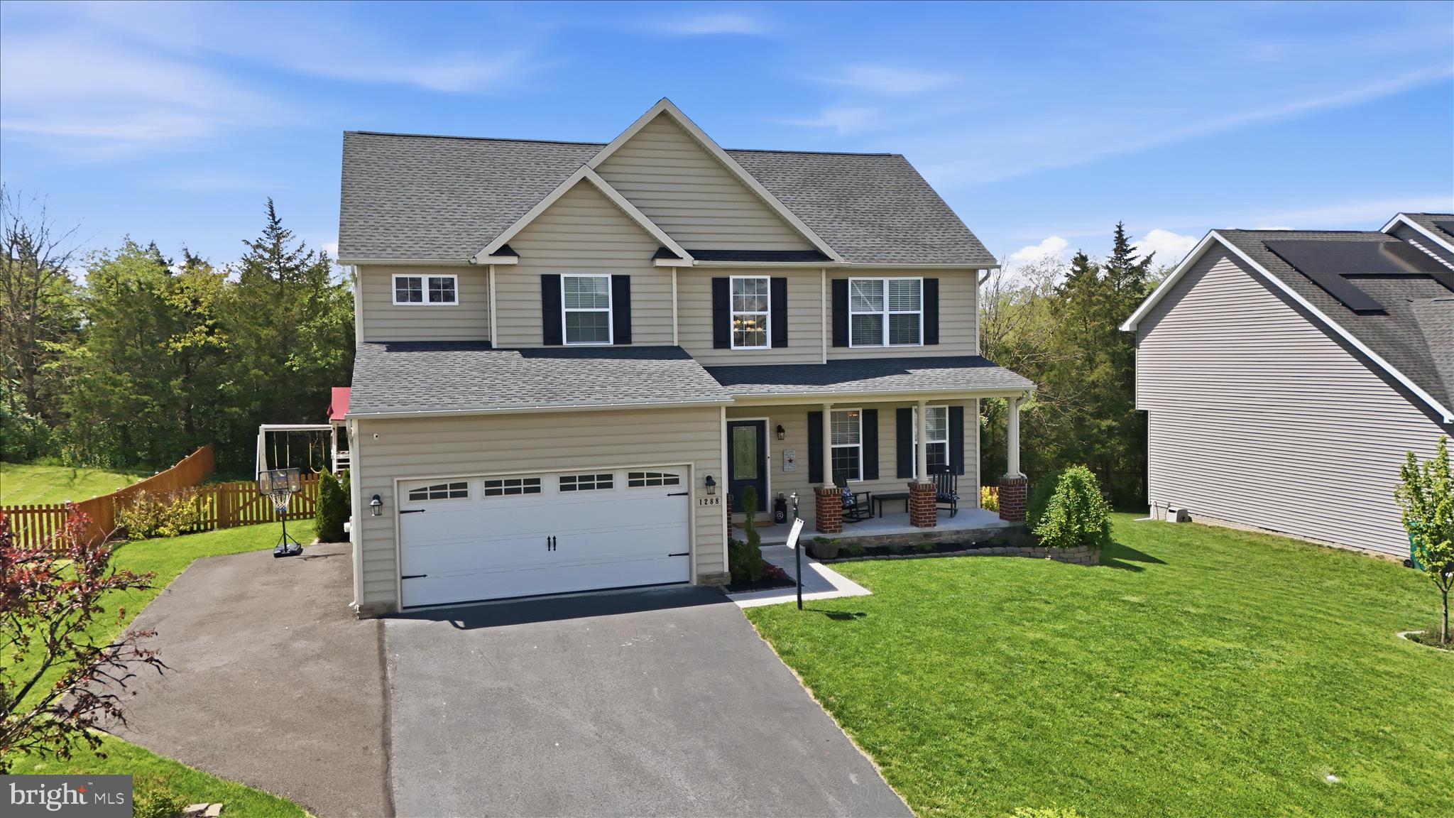 ROLLING HILLS - Residential