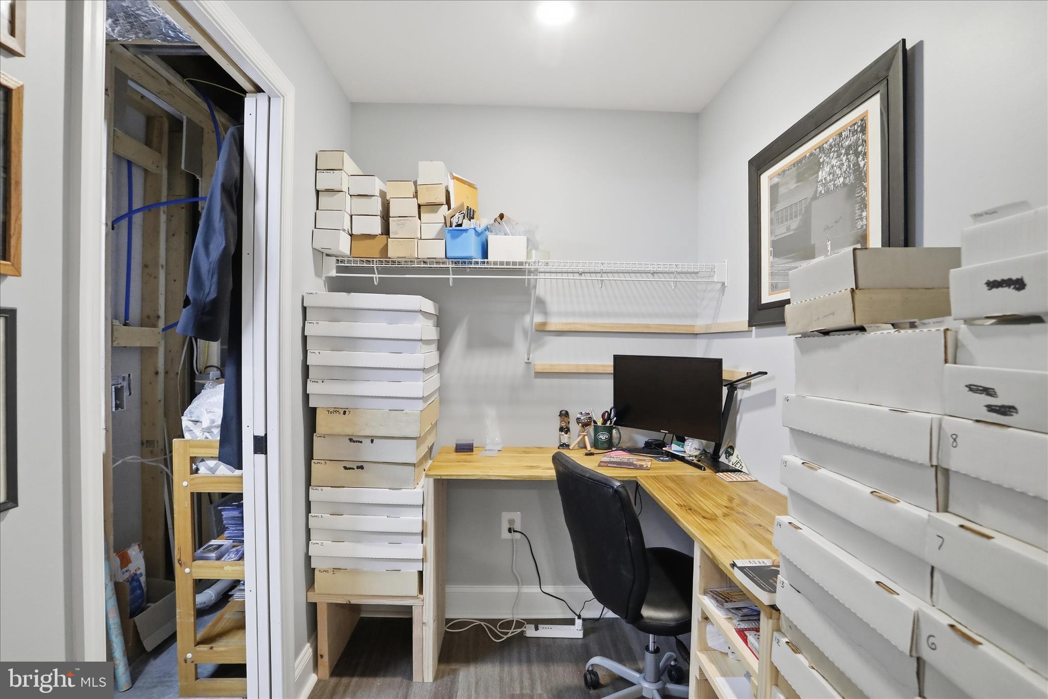 ROLLING HILLS - Residential