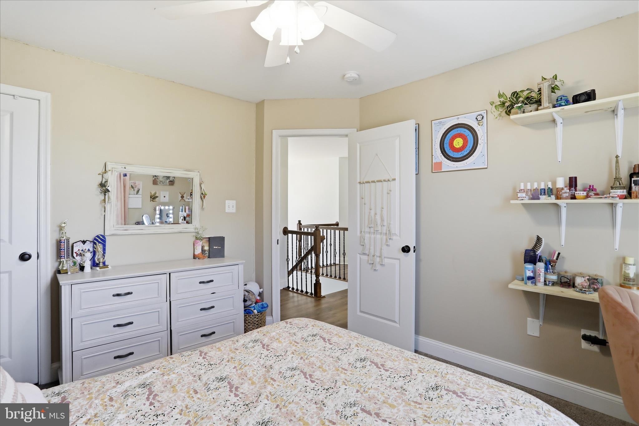 ROLLING HILLS - Residential