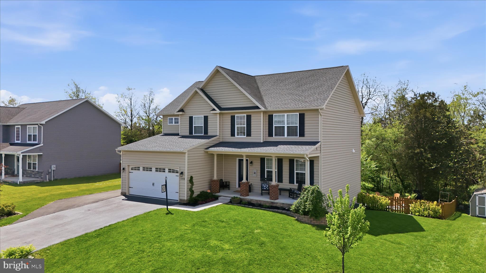 ROLLING HILLS - Residential