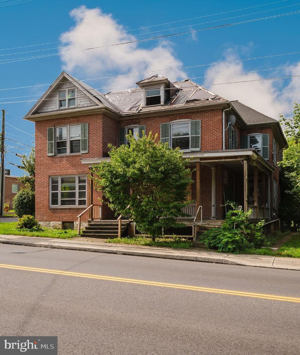Photo of 271 E Baltimore Street, GREENCASTLE, PA 17225 (MLS # PAFL2030328)