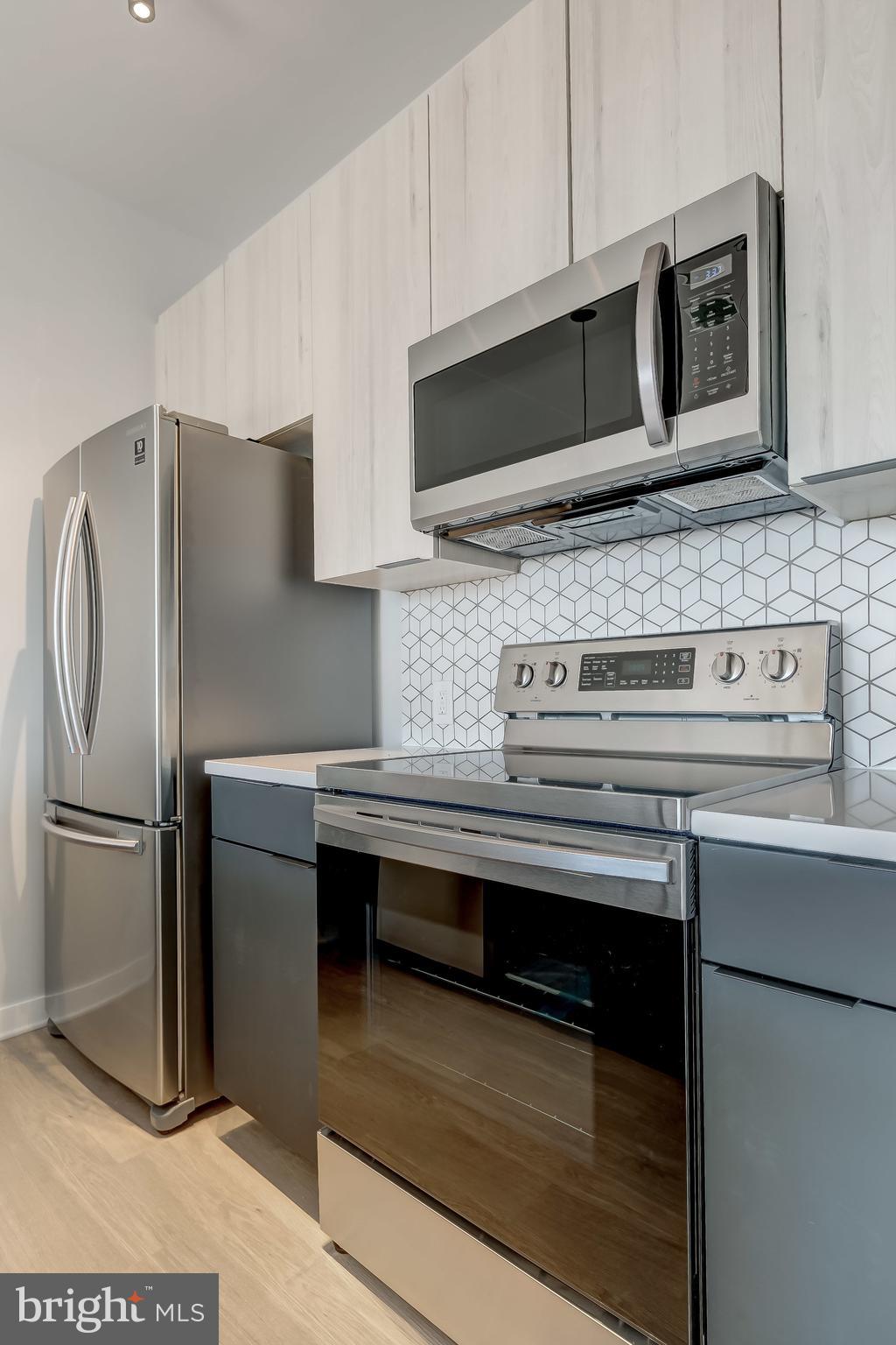 SHARP LEADENHALL - Residential Lease