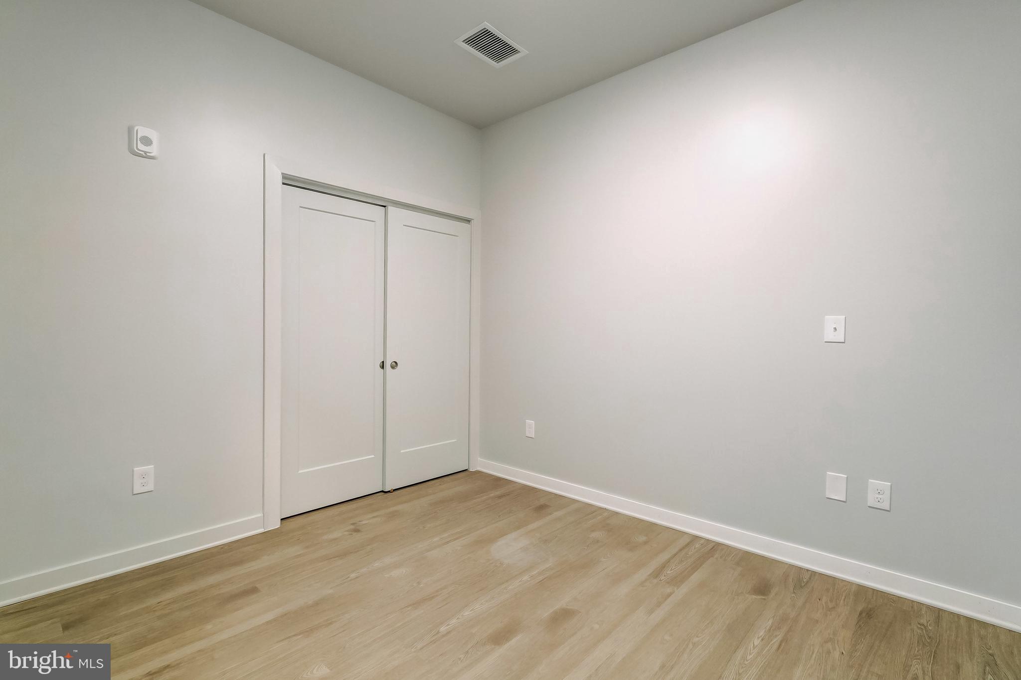 SHARP LEADENHALL - Residential Lease