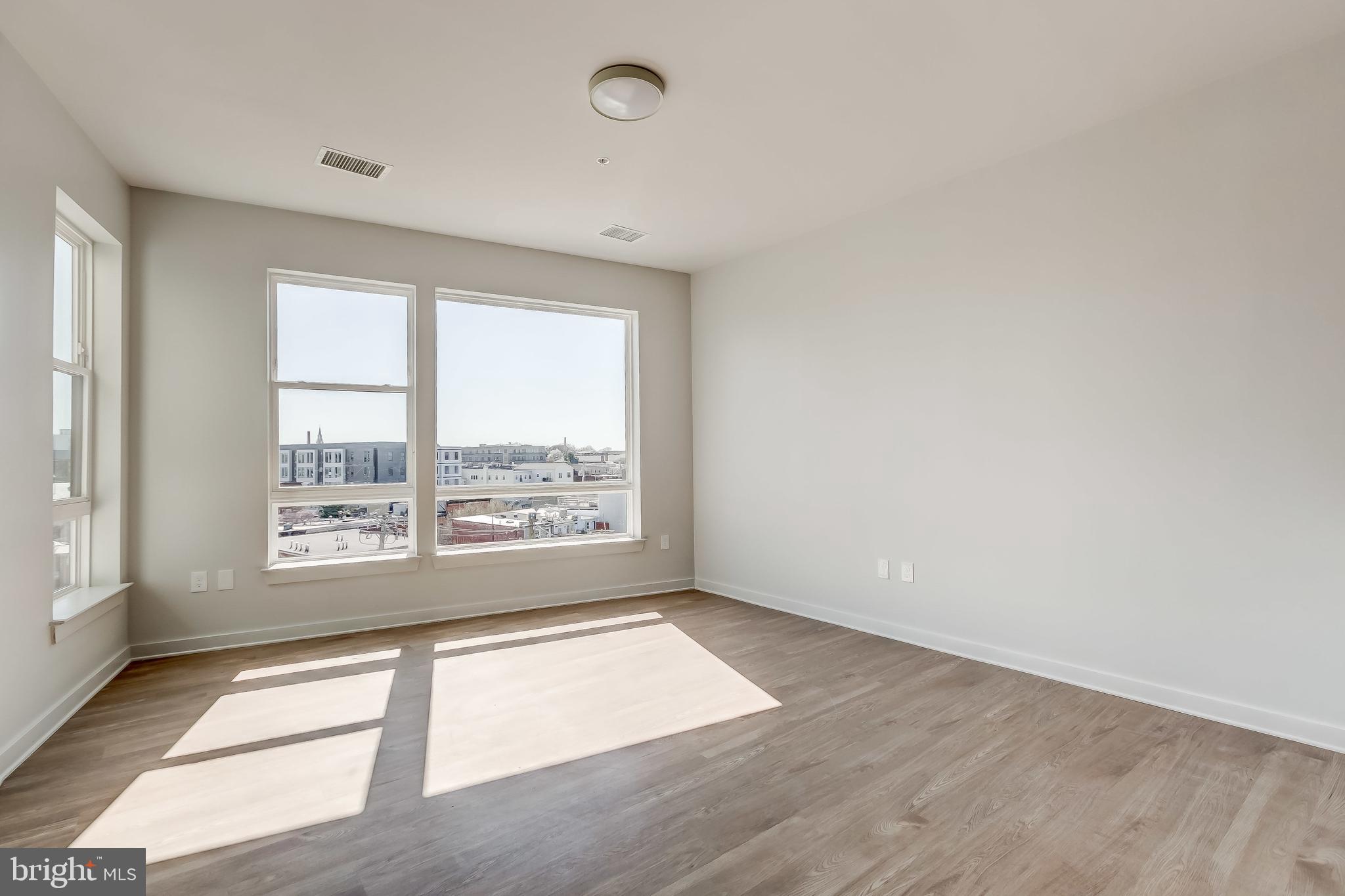 SHARP LEADENHALL - Residential Lease