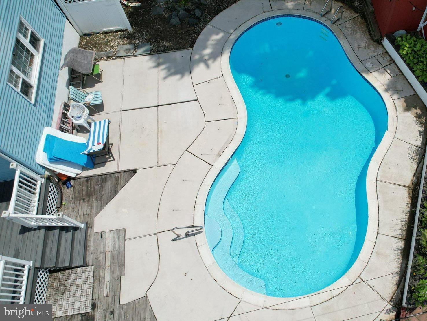 2400 FAULKLAND ROAD