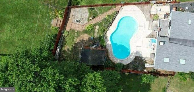 2400 FAULKLAND ROAD