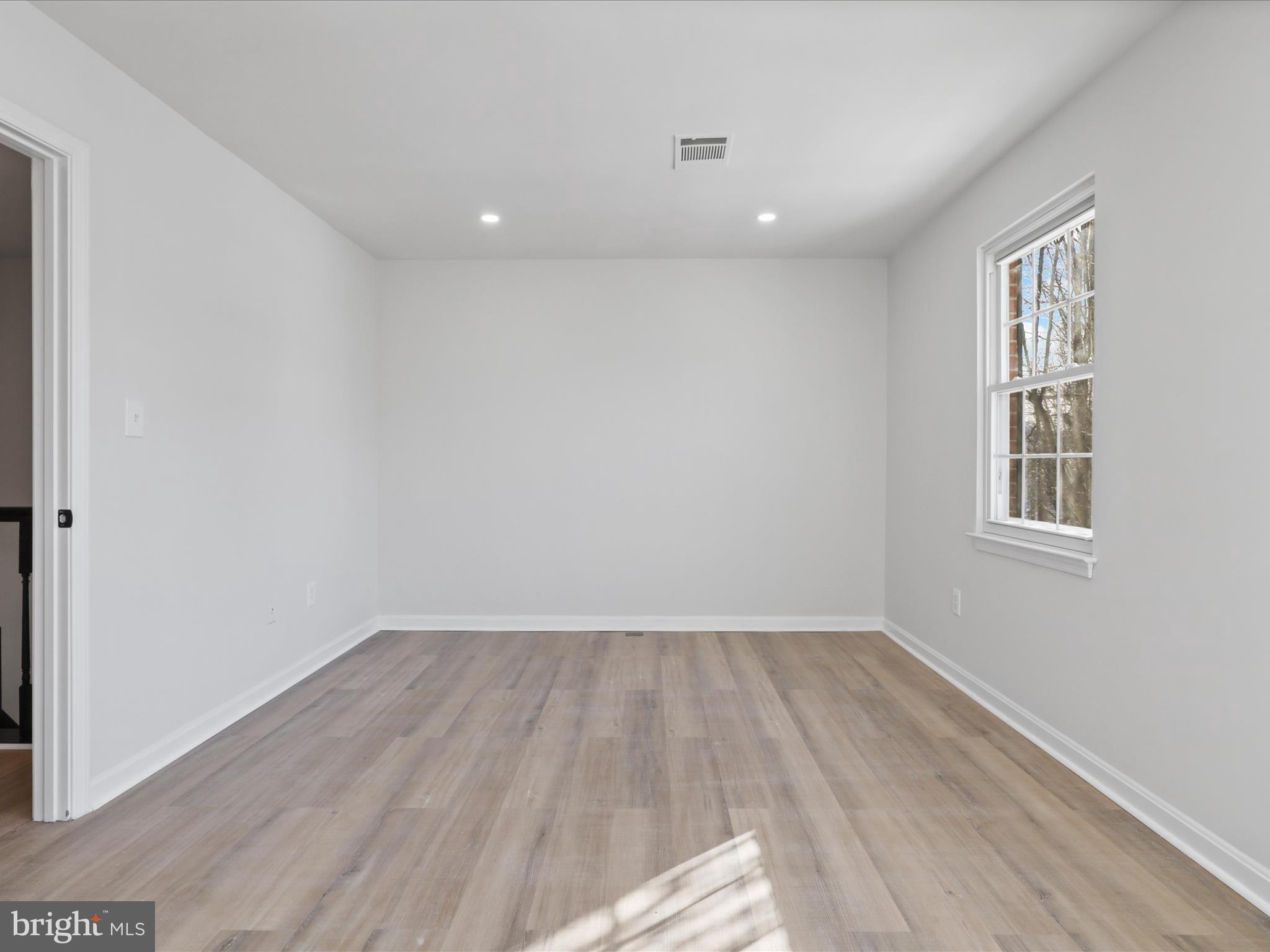 ASHBURN FARM - Residential