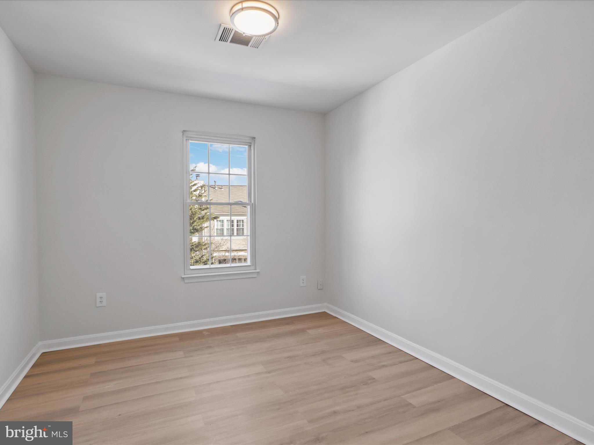 ASHBURN FARM - Residential