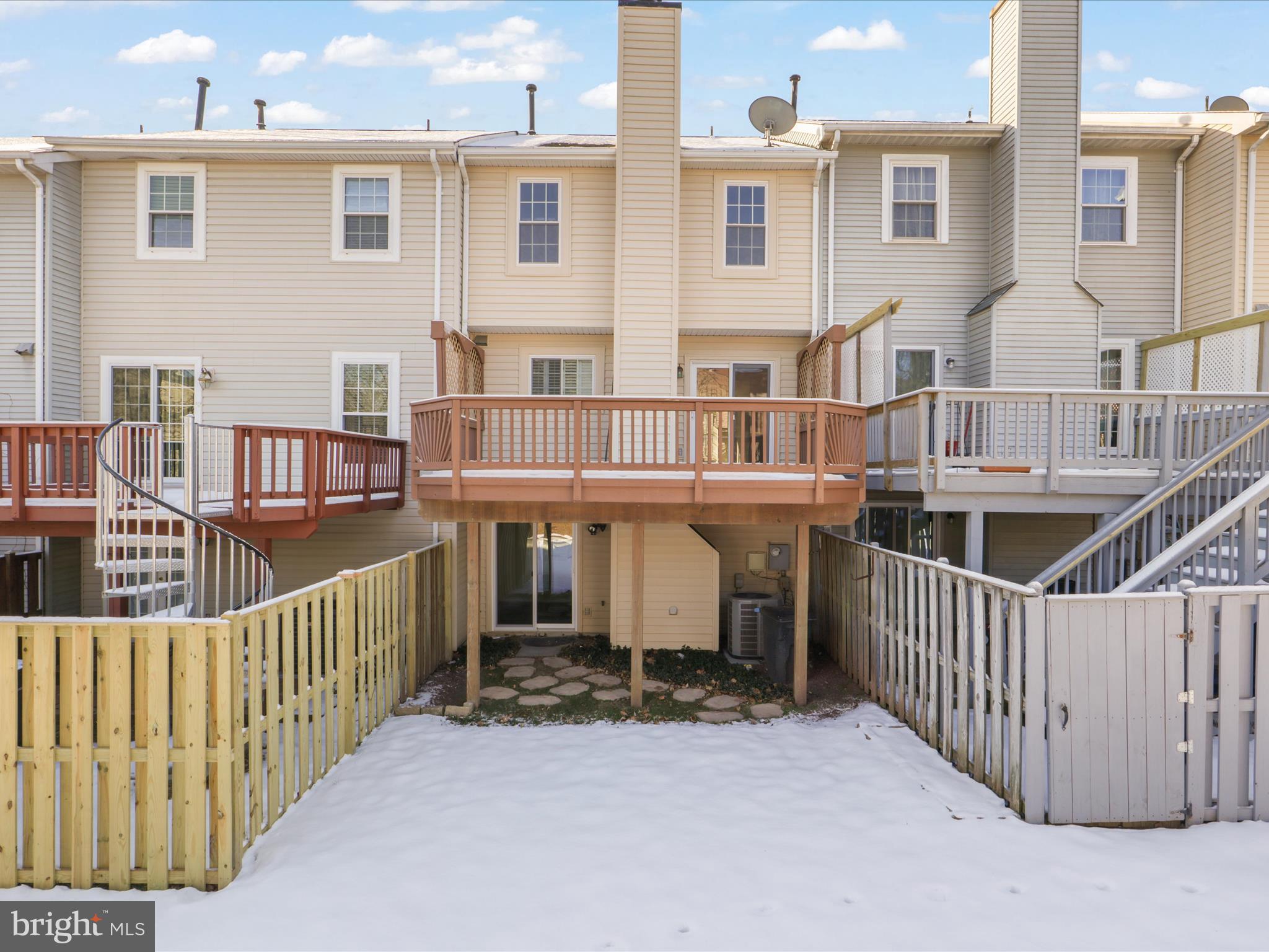 ASHBURN FARM - Residential