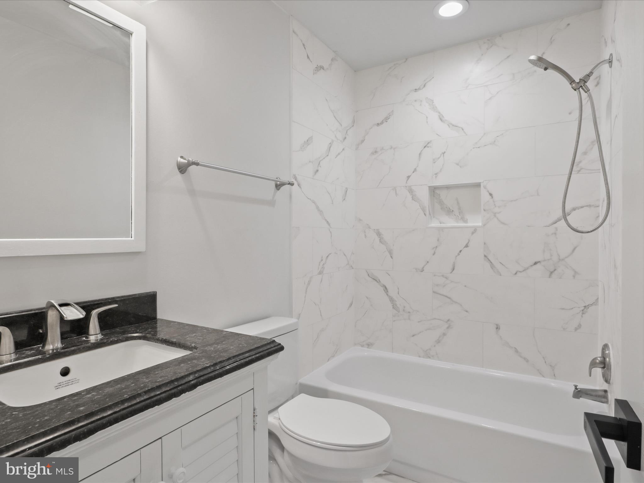 ASHBURN FARM - Residential