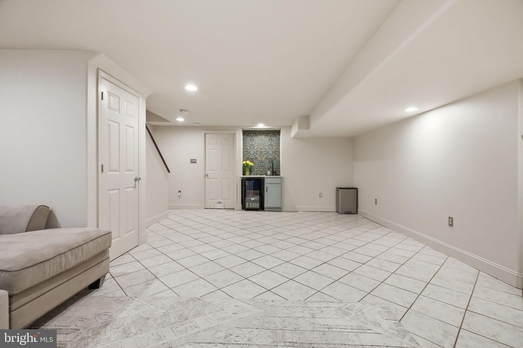 HERITAGE MANOR - Residential