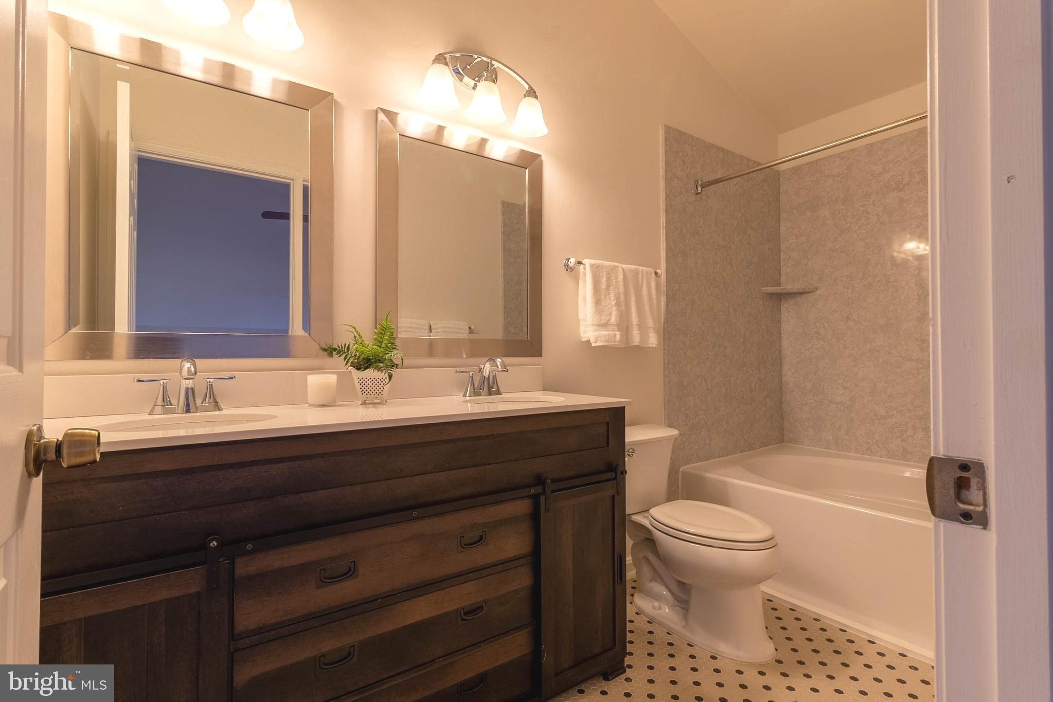 COMPTON VALLEY ESTATES - Residential