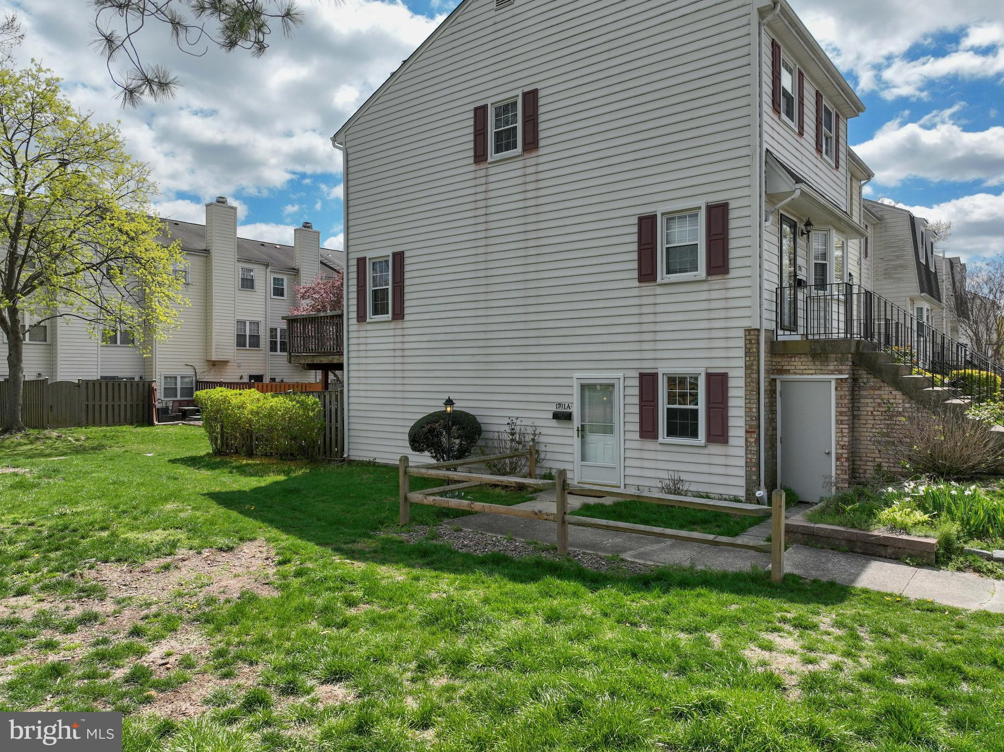 1701 W BANCROFT LANE A