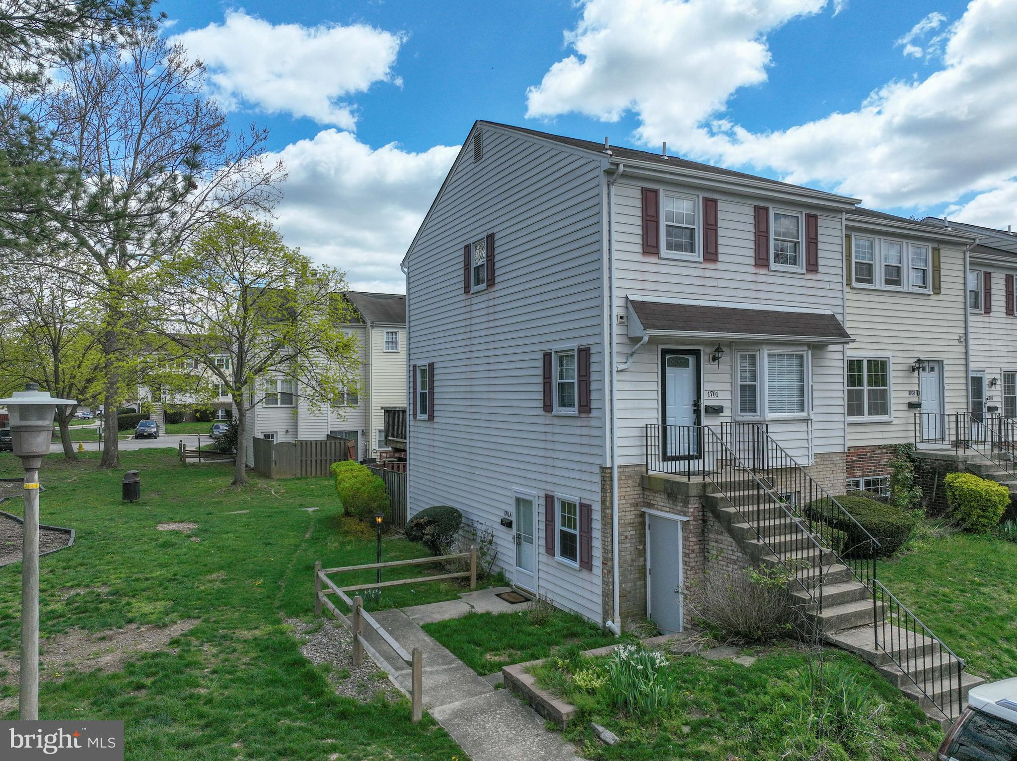 1701 W BANCROFT LANE A