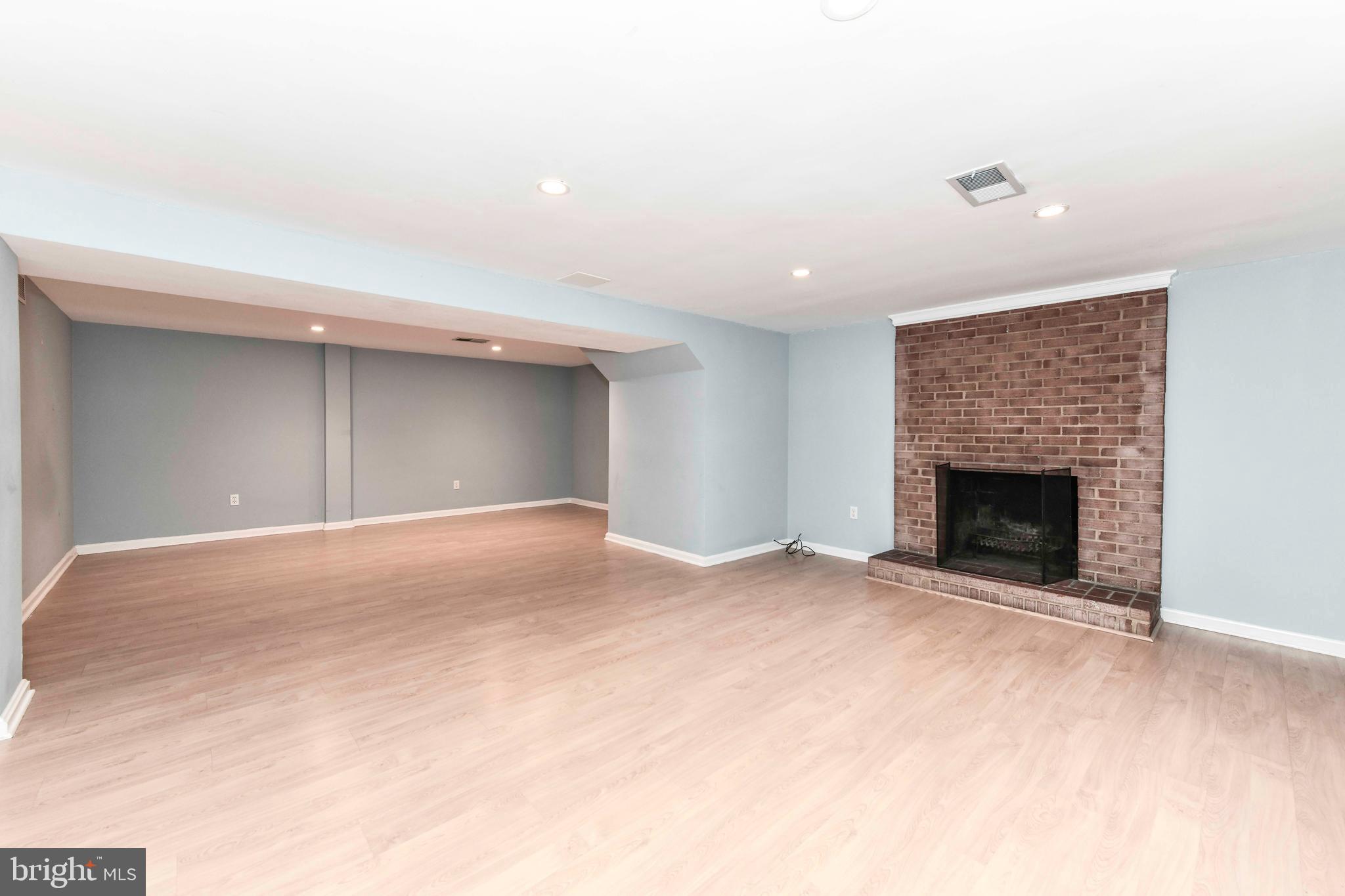 WESTWOOD PARK - Residential Lease