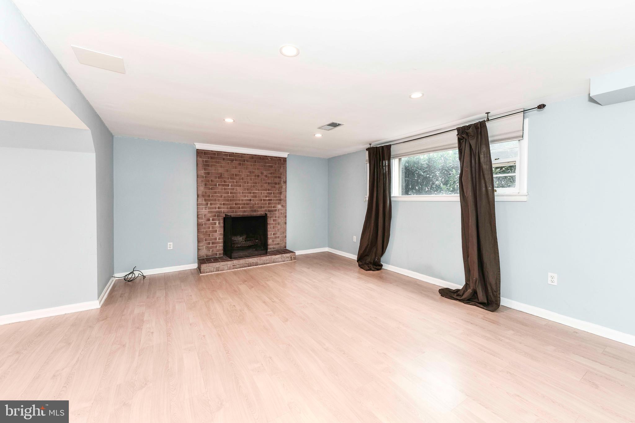 WESTWOOD PARK - Residential Lease