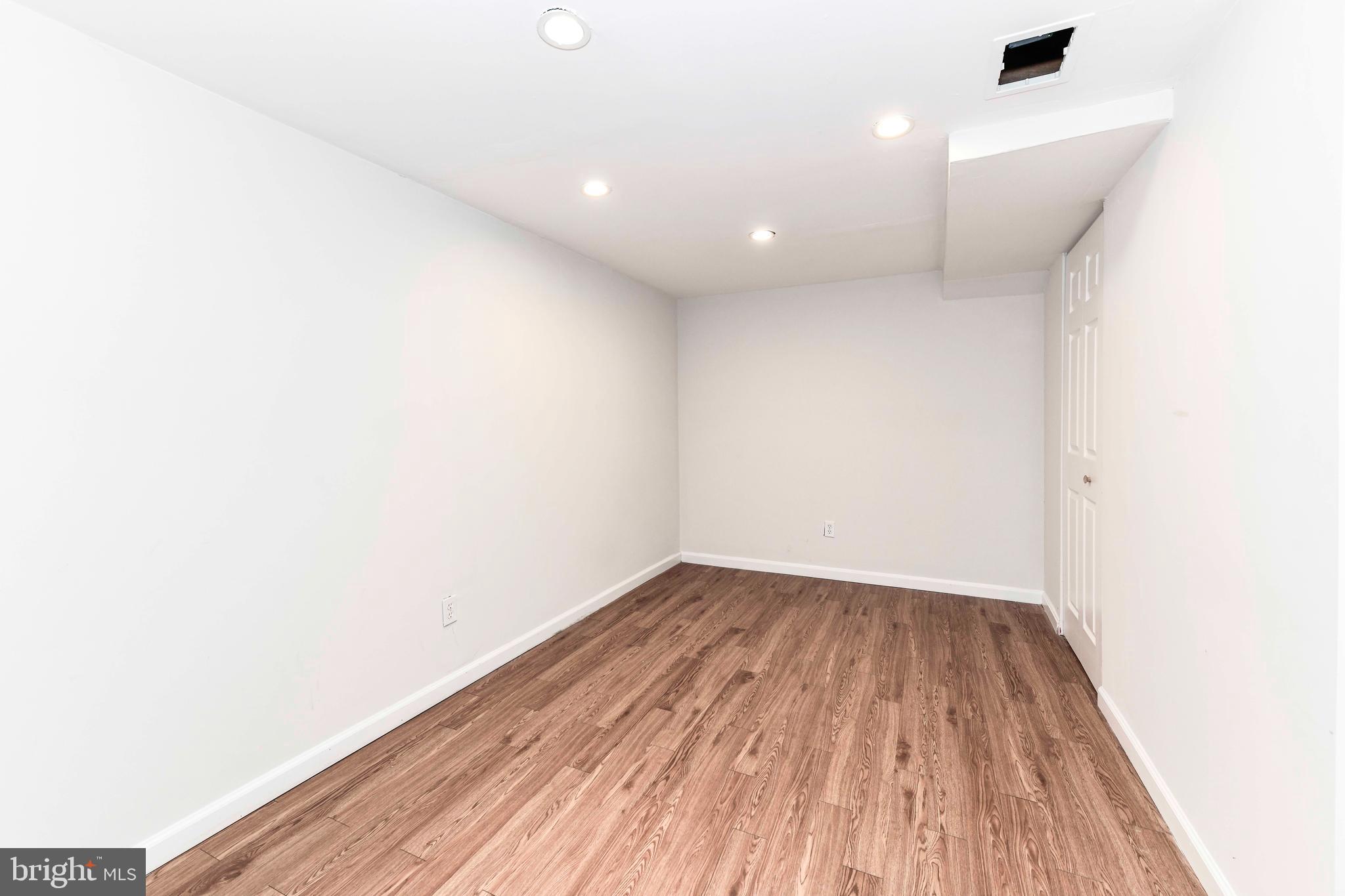 WESTWOOD PARK - Residential Lease