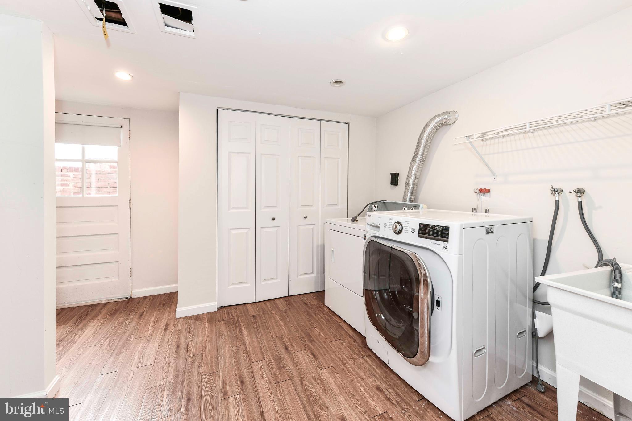 WESTWOOD PARK - Residential Lease