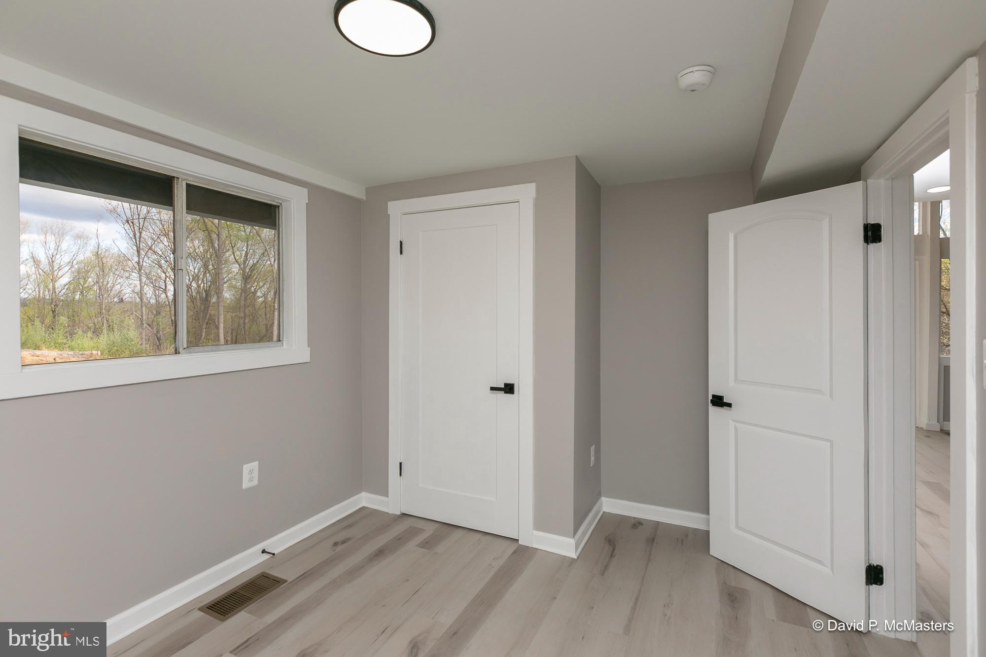 KEYES FERRY ACRES - Residential