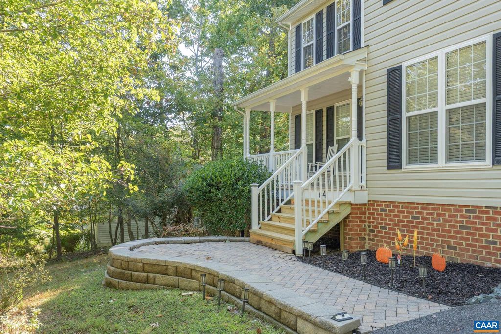 Photo of 64 Woodlawn Dr, PALMYRA, VA 22963 (MLS # 669305)