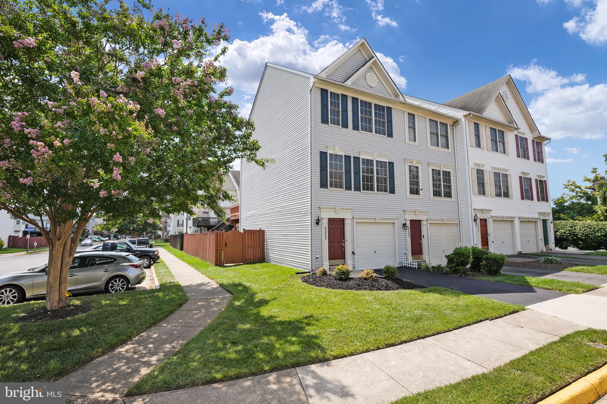 TRAILSIDE - Residential