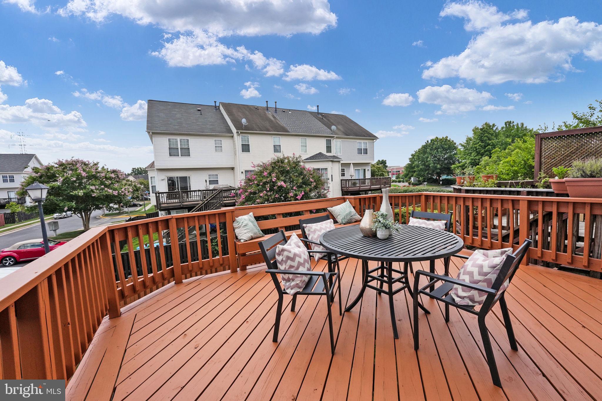 TRAILSIDE - Residential