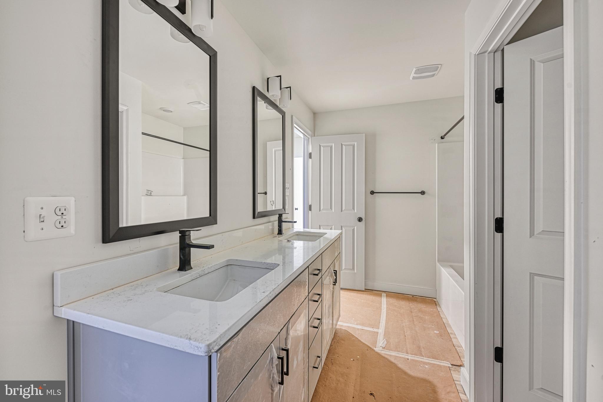 COVENANT COVE - Residential