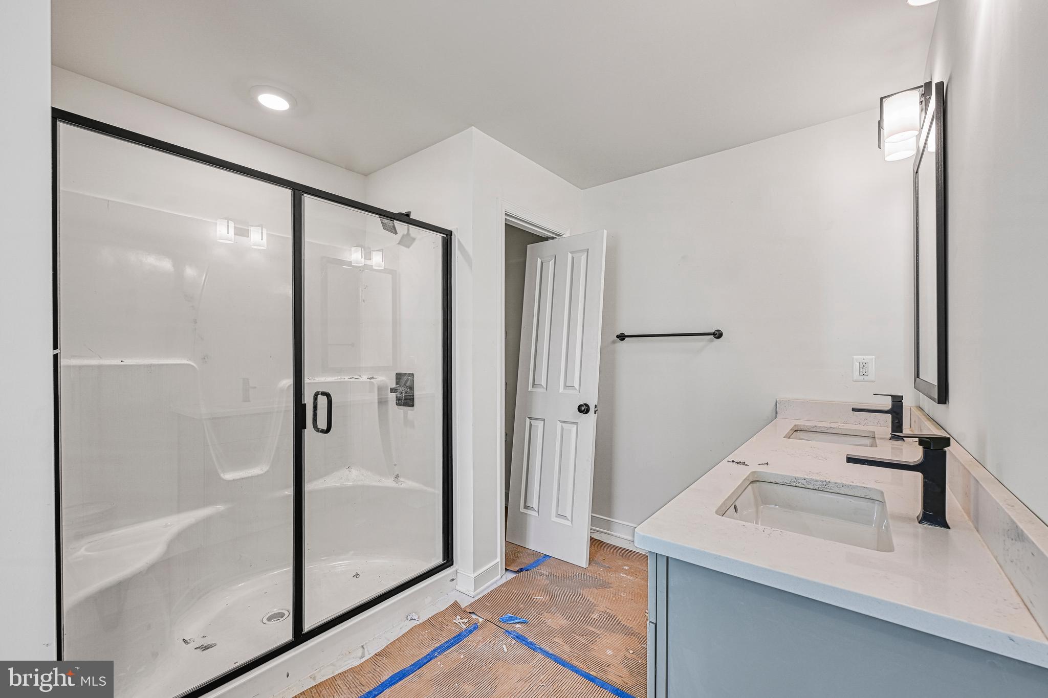 COVENANT COVE - Residential