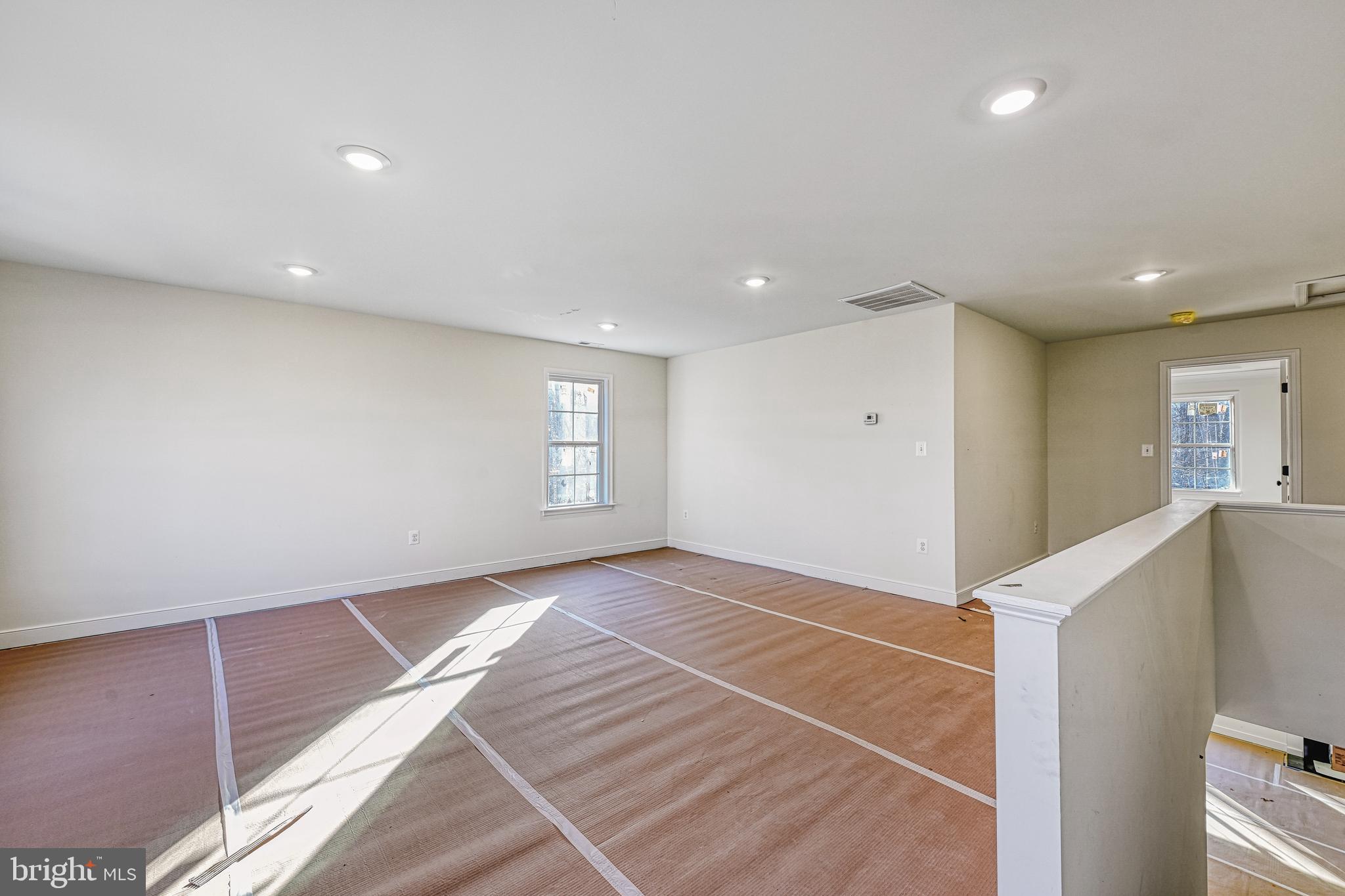 COVENANT COVE - Residential