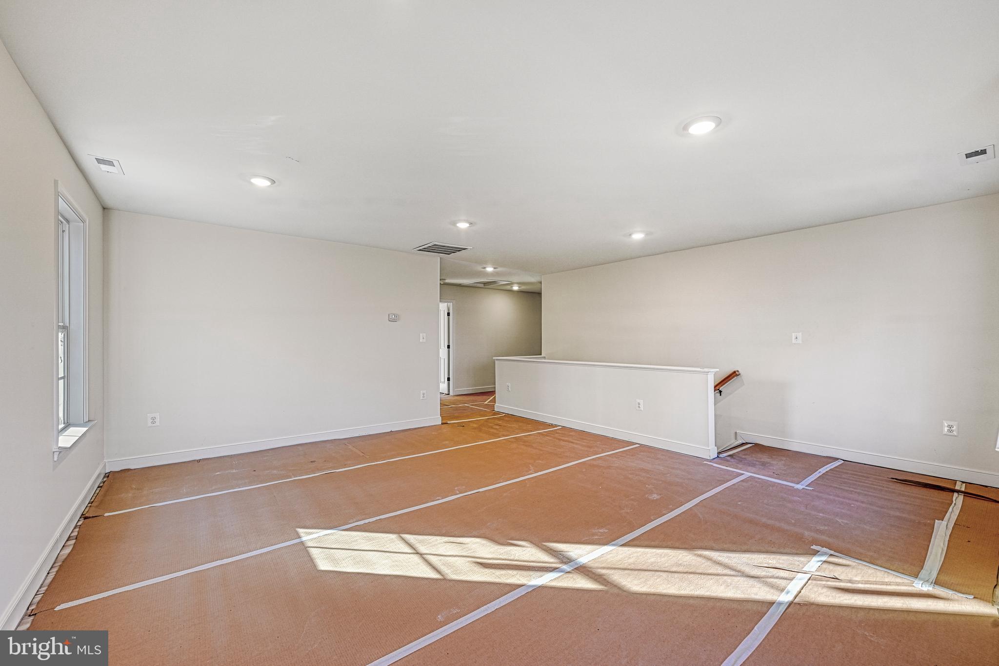 COVENANT COVE - Residential