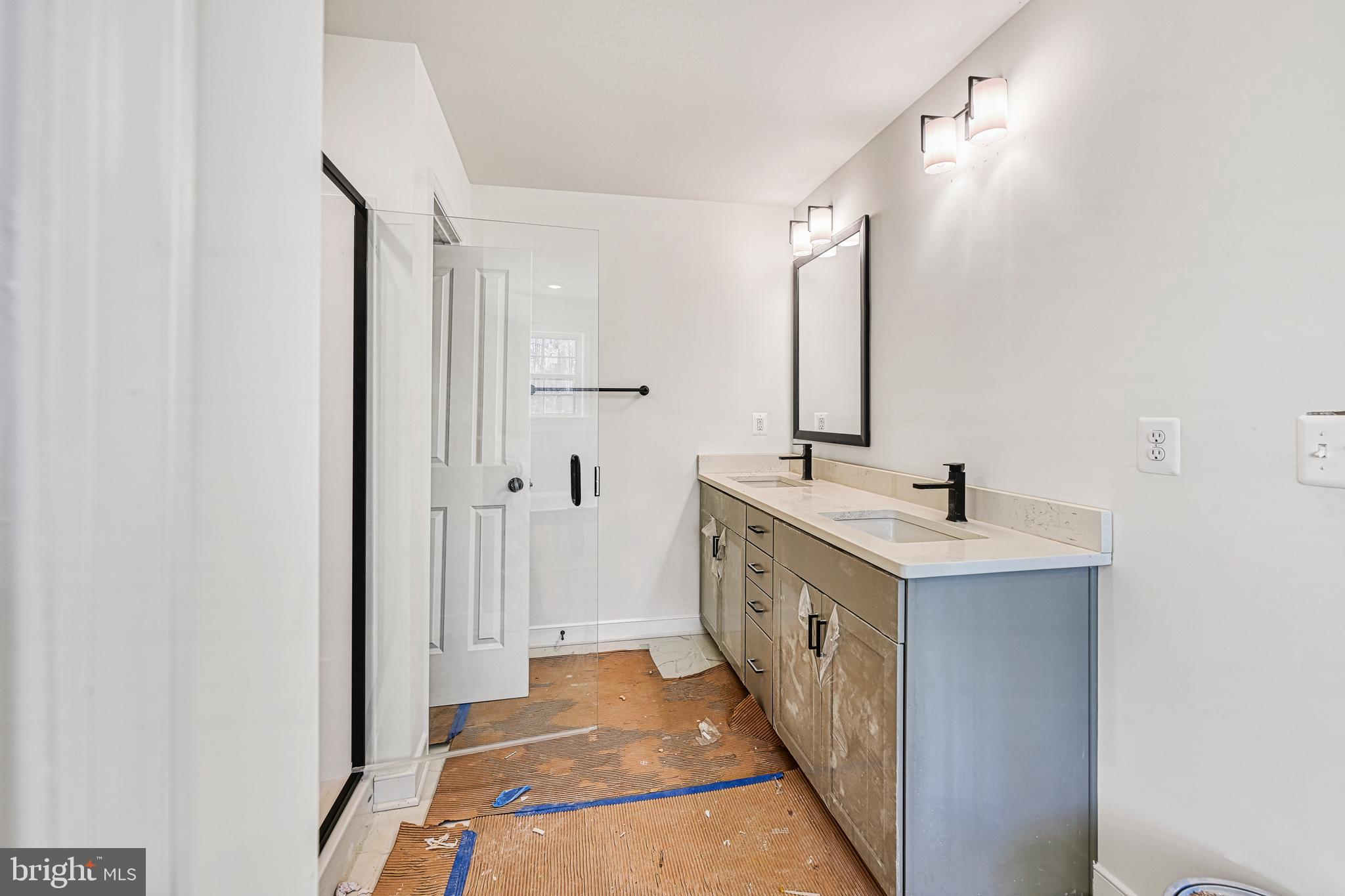 COVENANT COVE - Residential