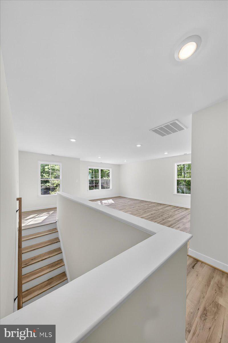 COVENANT COVE - Residential