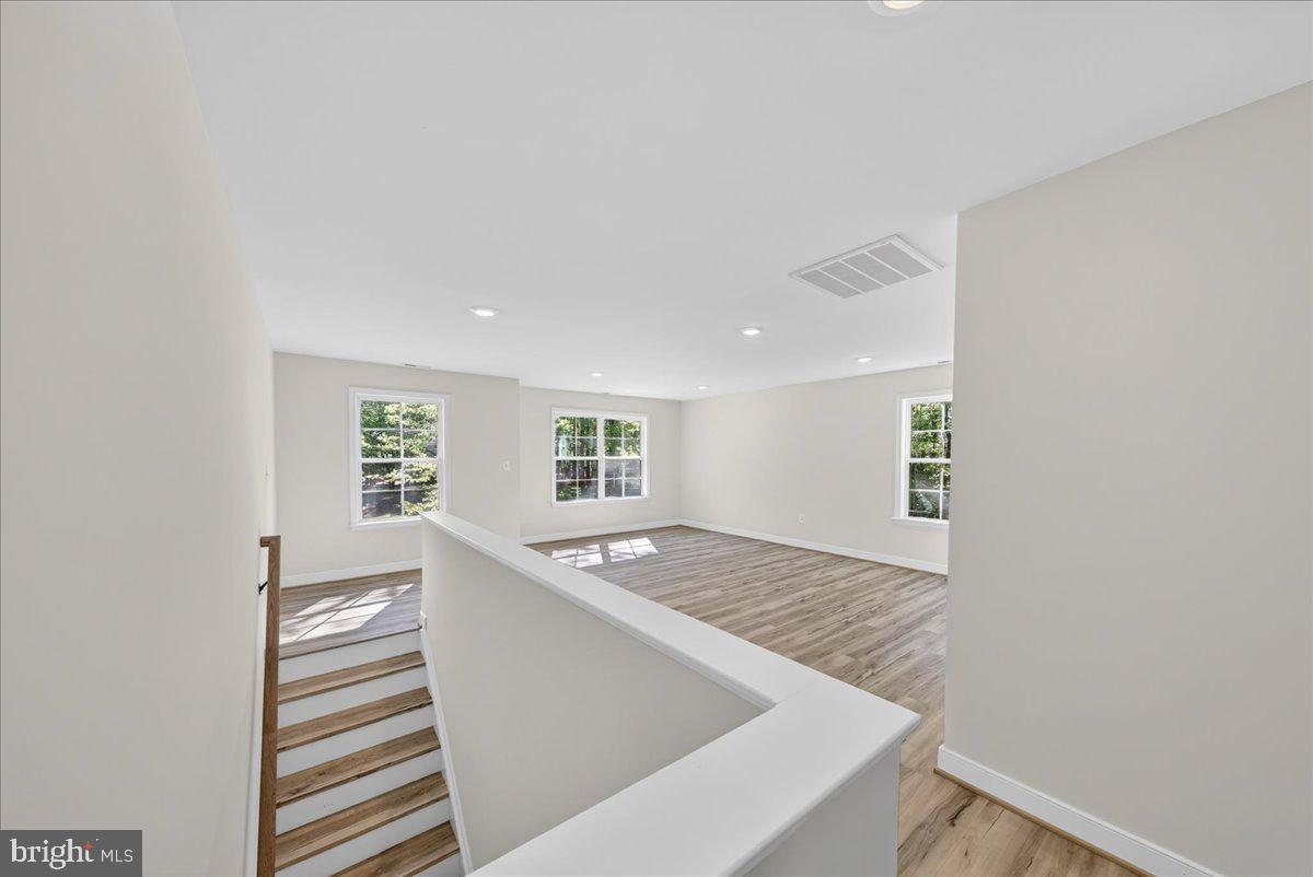 COVENANT COVE - Residential