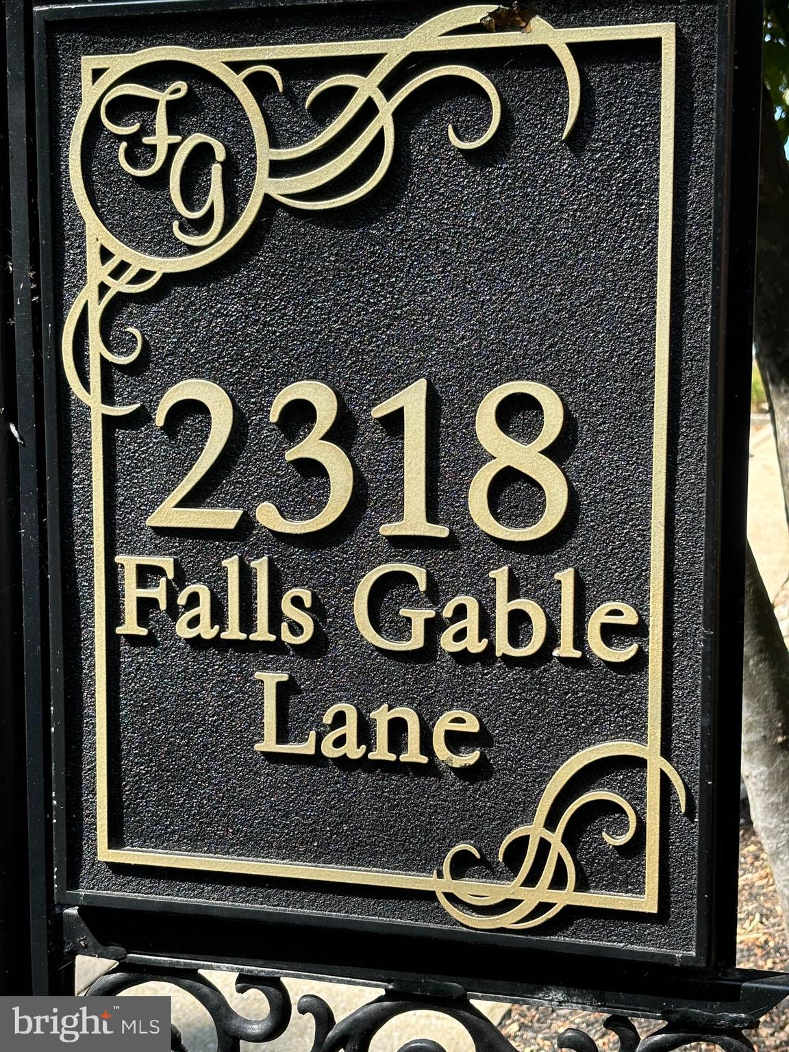 FALLS GABLE - Residential