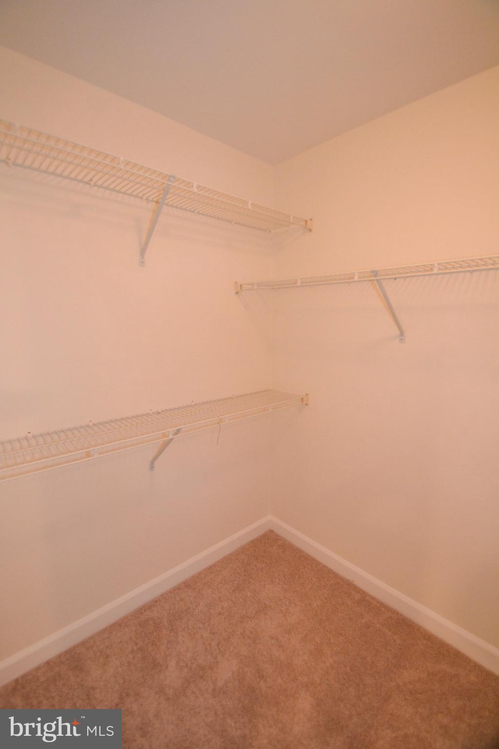 FALLS GABLE - Residential