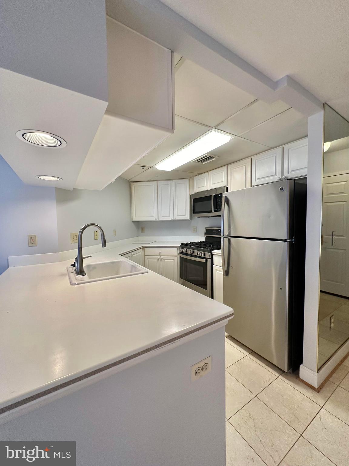 THE WILLIAMSBURG - Residential Lease