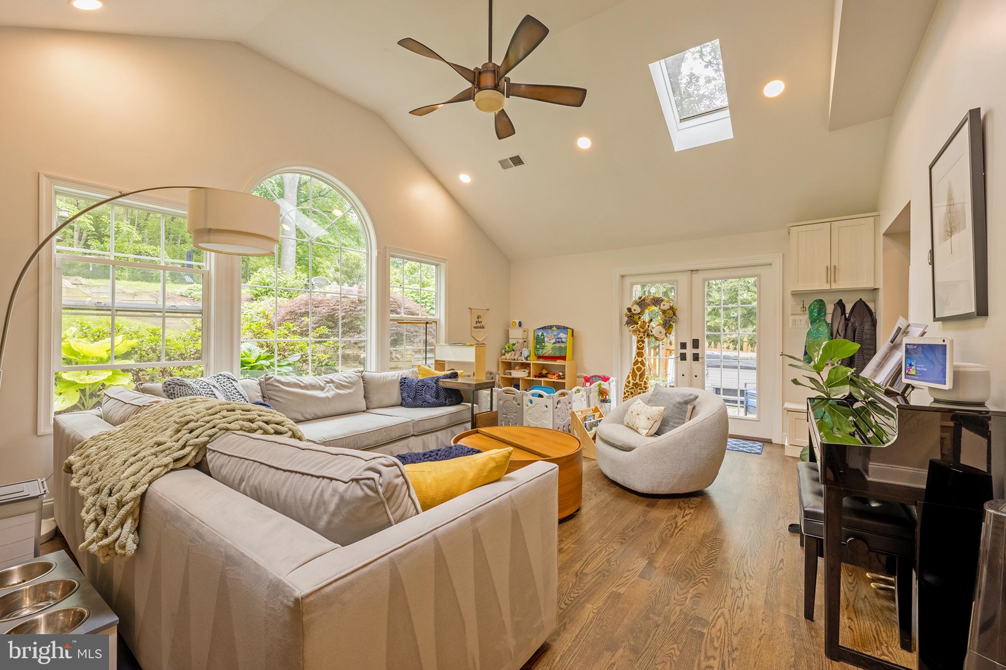 4625 WILLET DRIVE