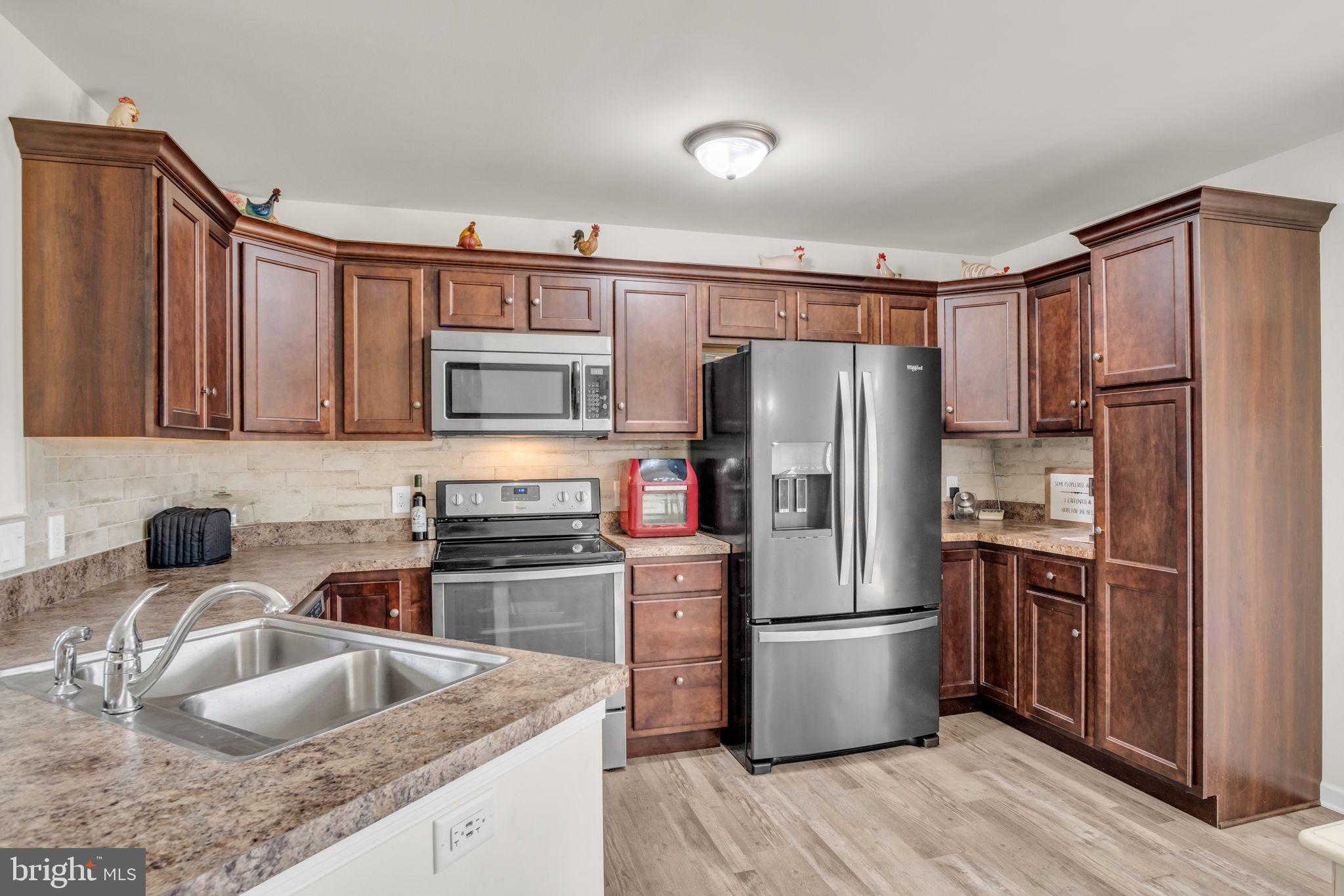 7808 DEWEY DRIVE