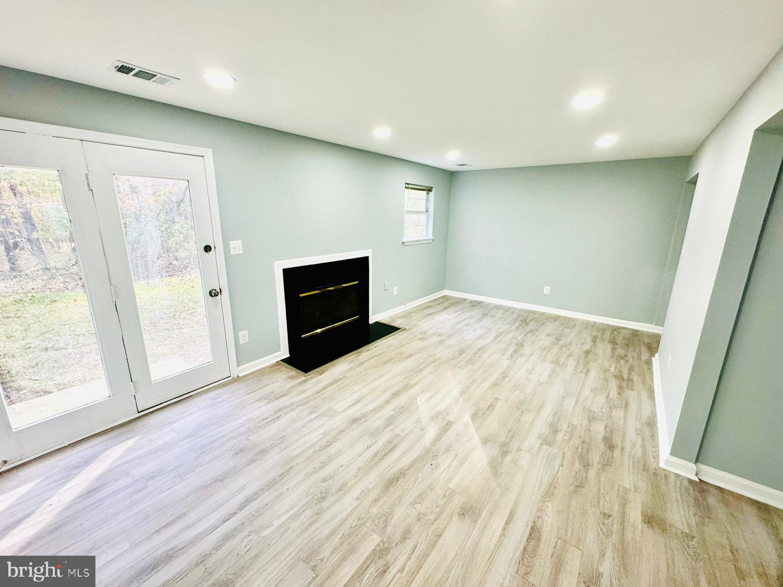 LAUREL HEIGHTS - Residential