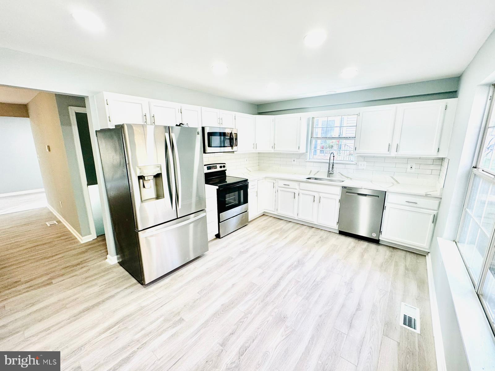 LAUREL HEIGHTS - Residential