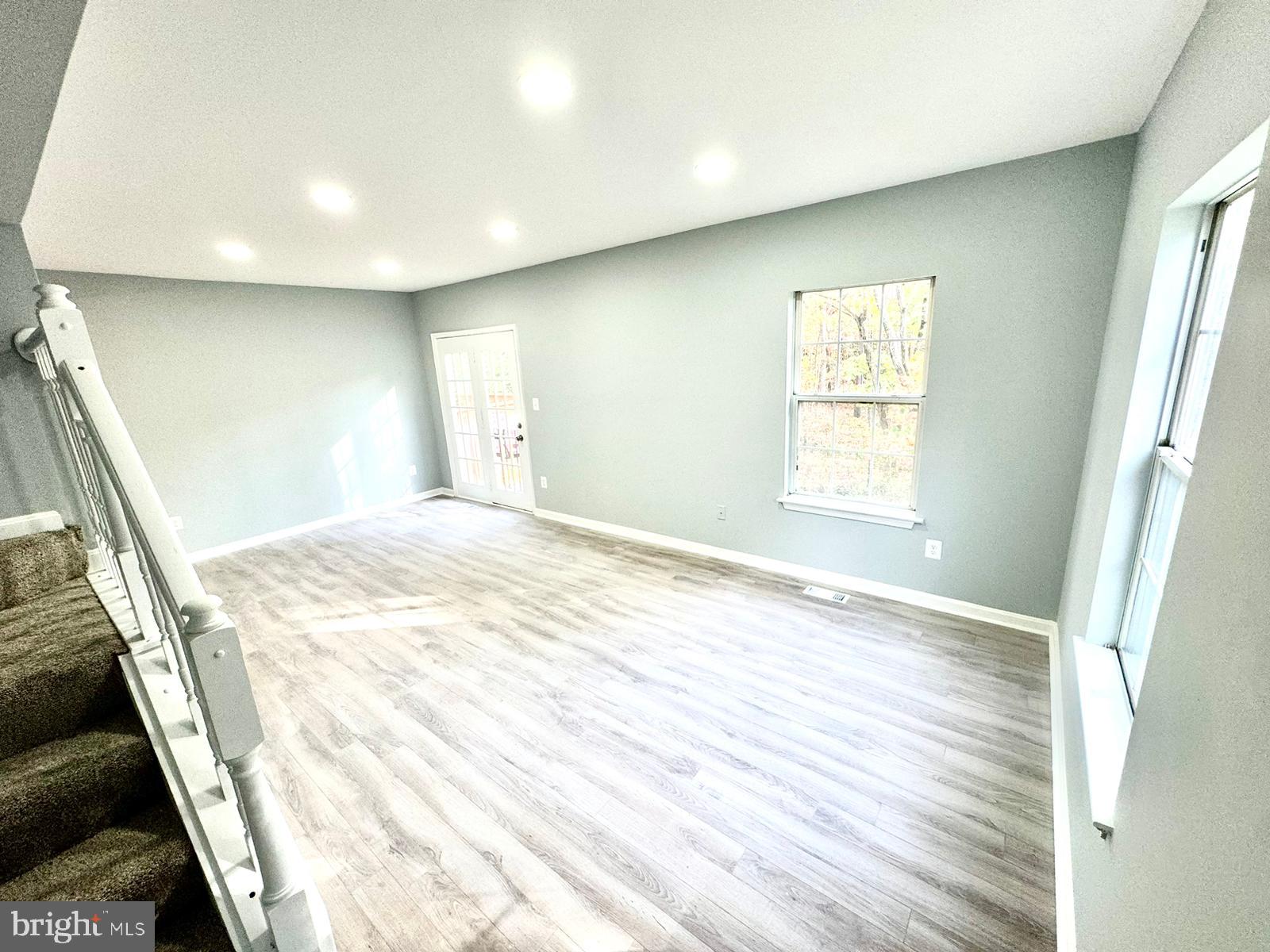 LAUREL HEIGHTS - Residential