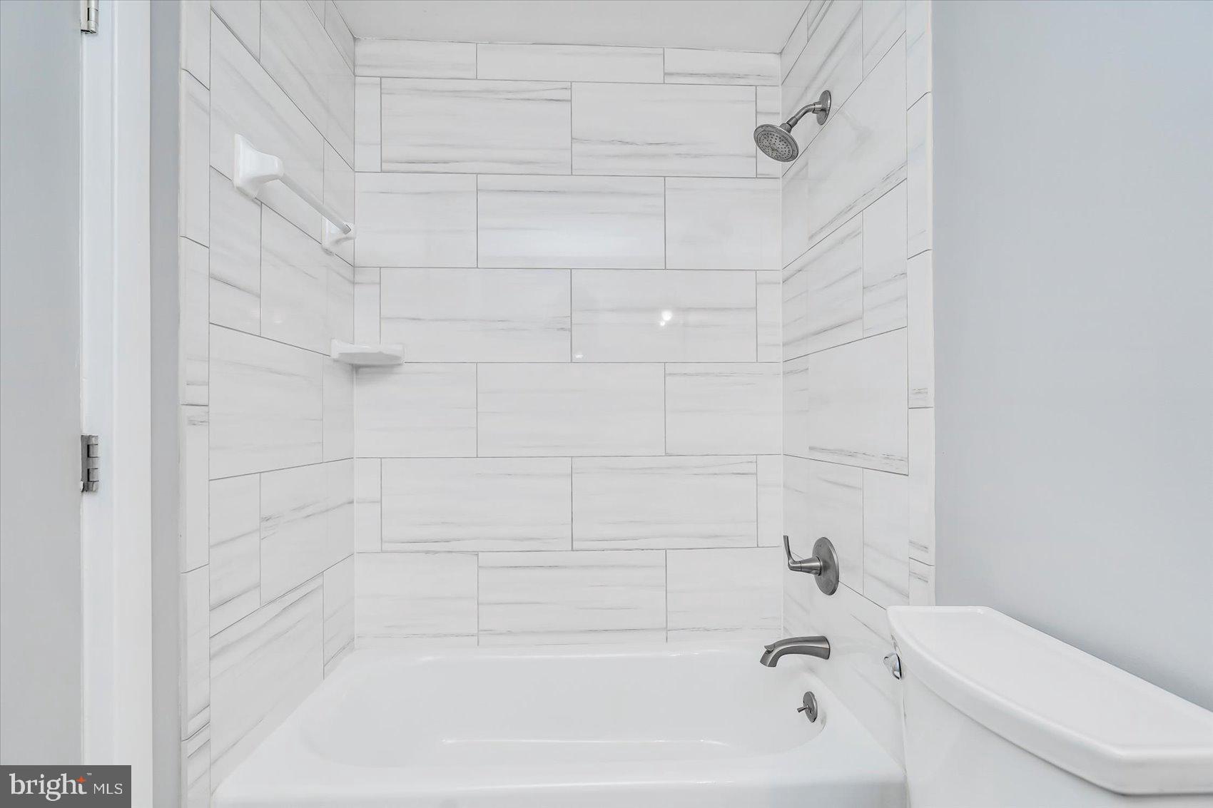 WARREN LODGE - Residential Lease